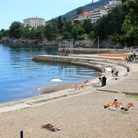 Apartments With A Parking Space Lovran, Opatija - 7713 Exteriör bild
